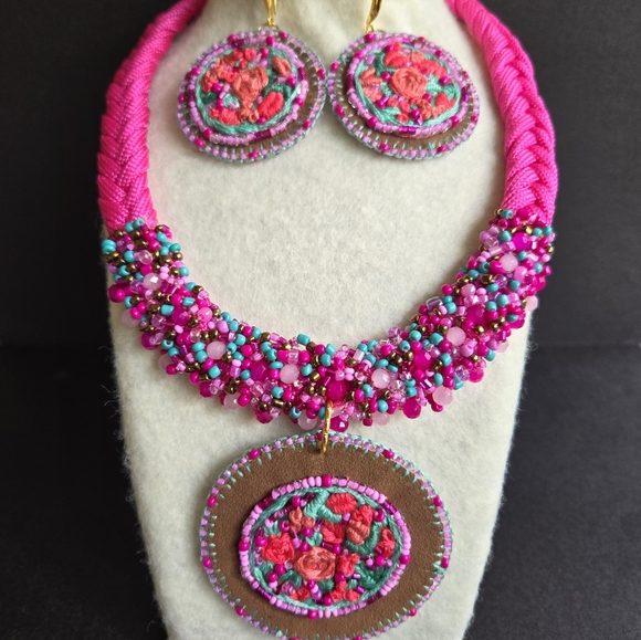 Handmade Set - Picture 5 of 7